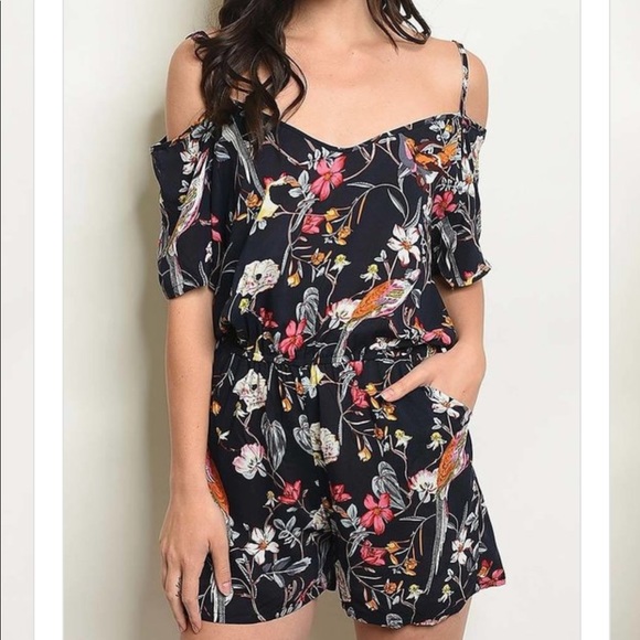 Beautiful black floral romper - Picture 1 of 2